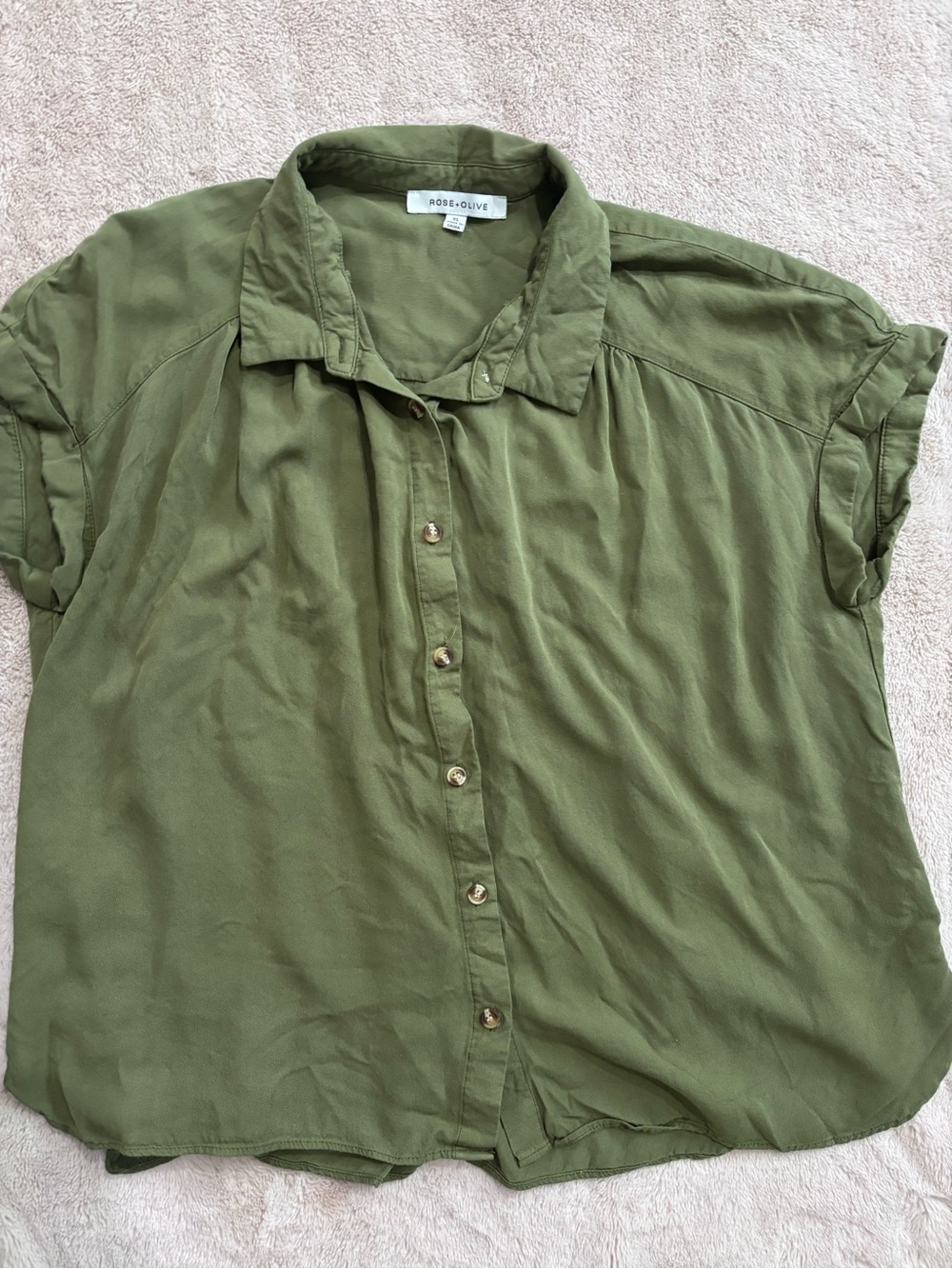 Rose & Olive Olive Green Short-Sleeve Button-Front Blouse